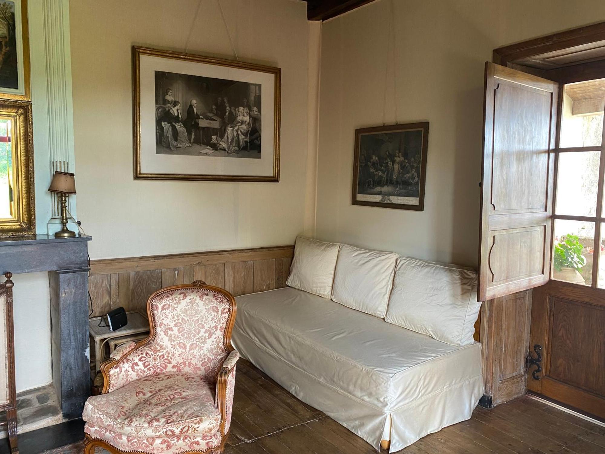 Chateau De Cibioux Surin  Buitenkant foto